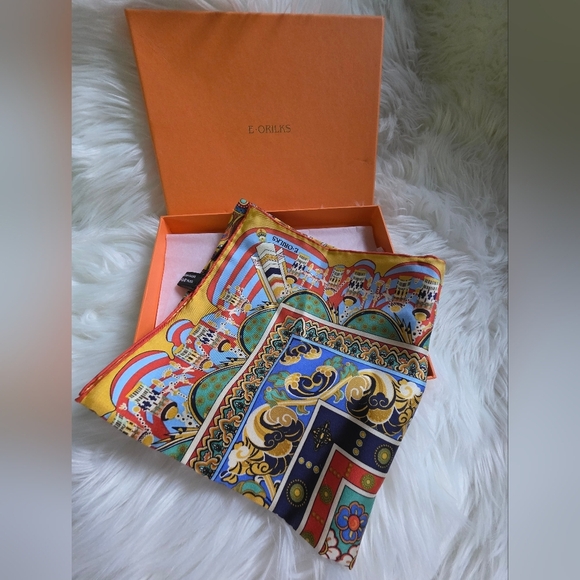 E-Oriloks Vintage scarf in pure silk/ Oriental motif. - Picture 1 of 6